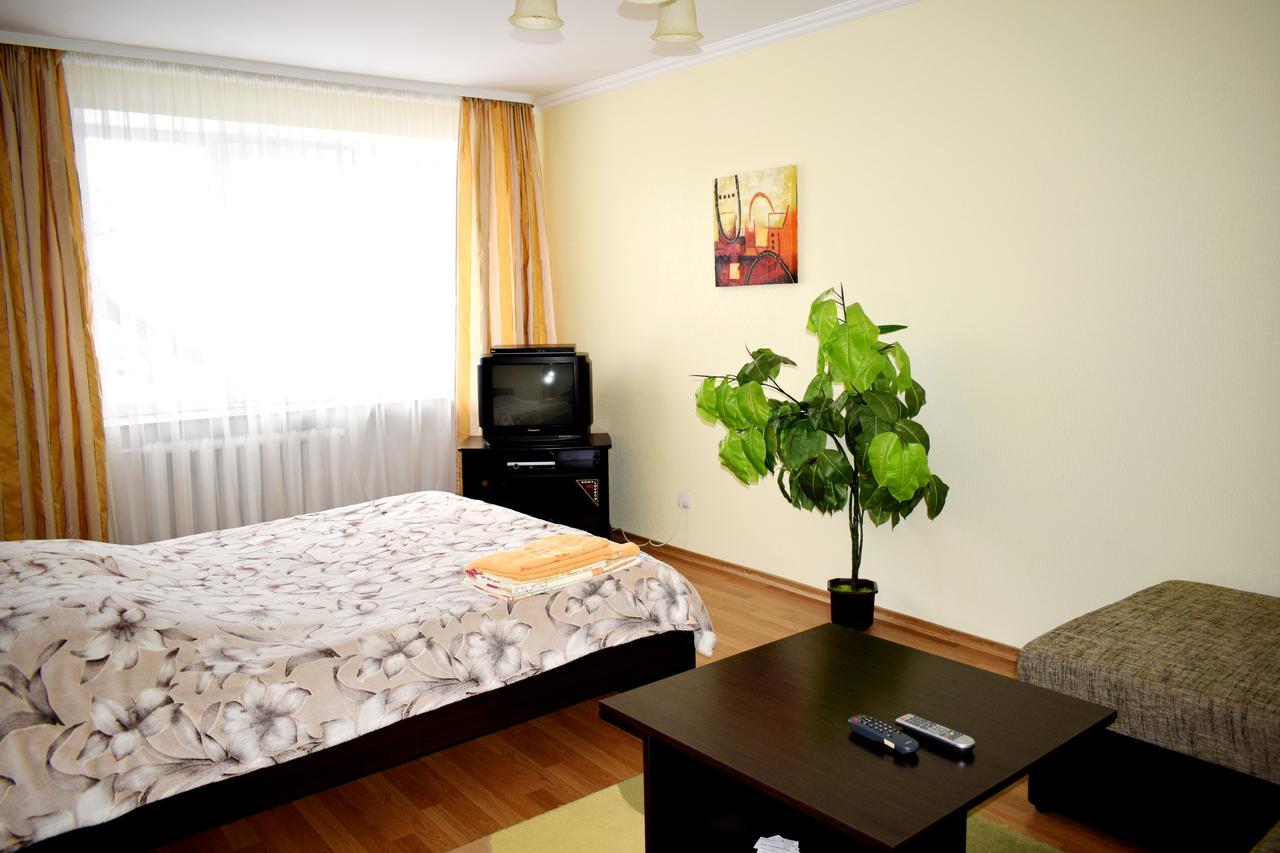 Apartment On Krushelnitskoy 73 Rivne Exterior photo