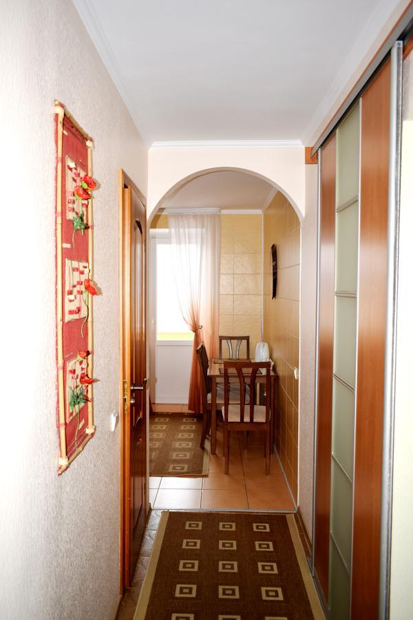 Apartment On Krushelnitskoy 73 Rivne Exterior photo